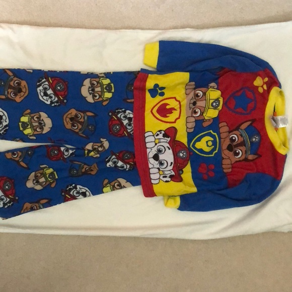 Nickelodeon Other - Paw patrol fleece pj set